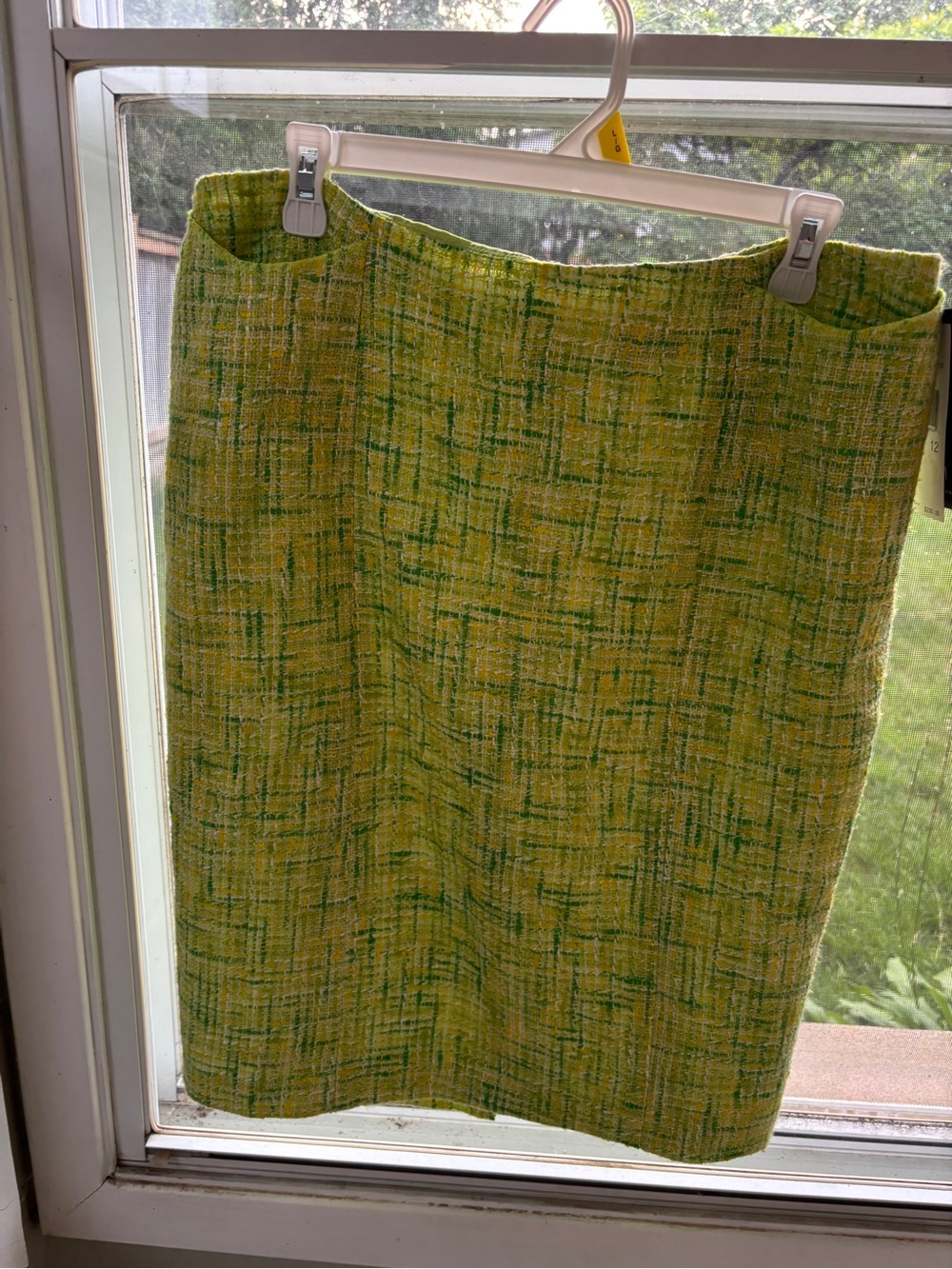 NWT Textured Green Pencil Skirt - Classic Straight Fit 🍋‍🟩